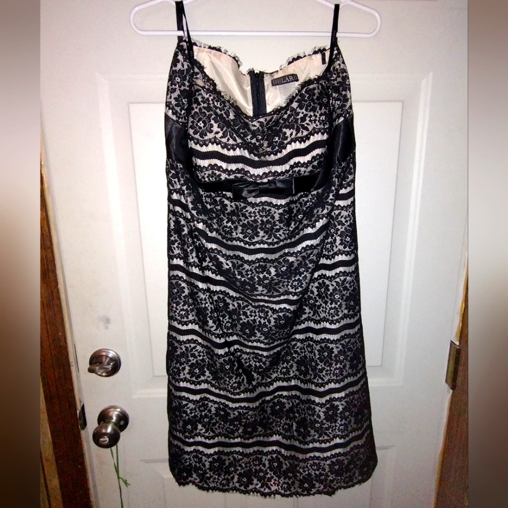 Delaru Dress